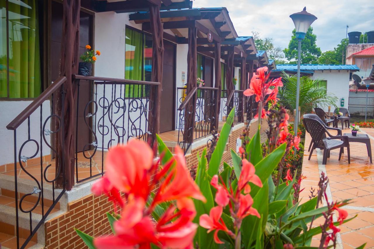Cabanas El Saman Villavicencio Apiay Exteriér fotografie